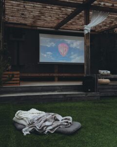 Tips for Hosting a Cozy Movie Night at Home Everyone Will Enjoy