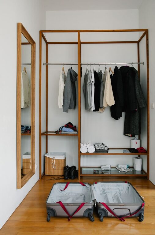 How to Store Seasonal Clothes Efficiently: Tips for a Tidy Closet